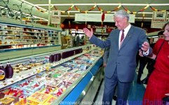 Ельцин-в-американском-супермаркете-1989-год-2.jpg